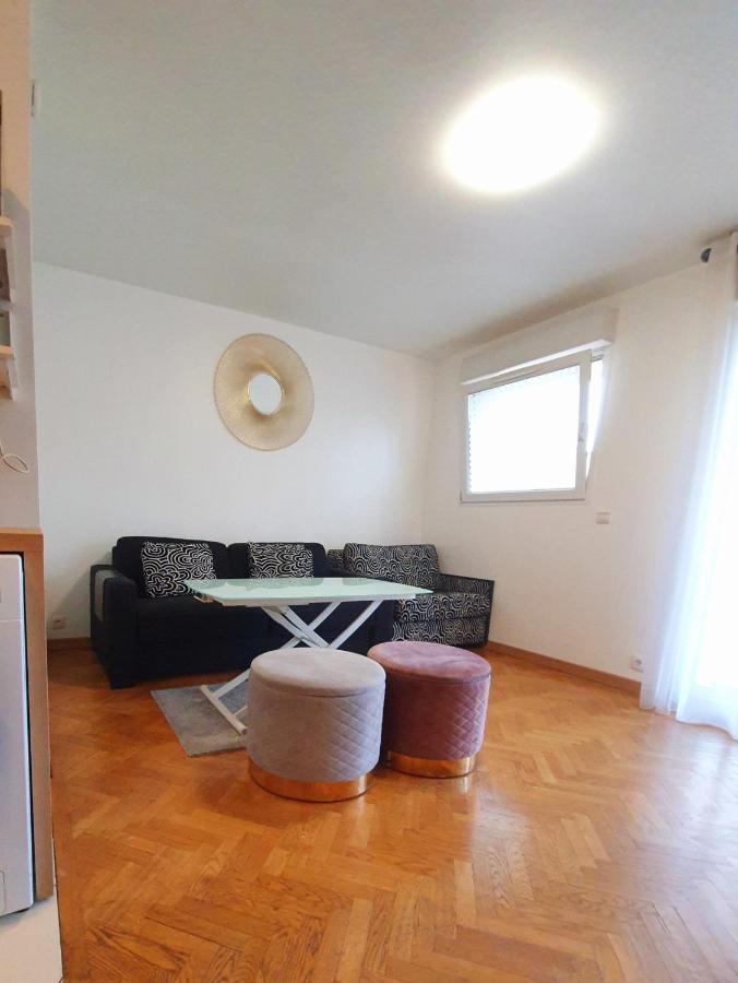 Cozy Room In Paris Ladefense Курбьовоа Екстериор снимка